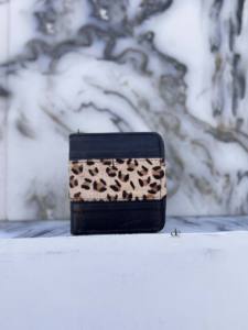 กระเป๋าสตางค์หนังแท้ลายสัตว์ ดีไซน์ใหม่ หนังวัวพิมพ์ลายเสือดาว สำหรับผู้ชาย พร้อมช่องใส่บัตร ขายดี เป็นของขวัญสำหรับเขา - Product Image 4