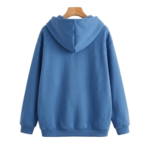 เสื้อสเวตเชิ้ตผู้ชายสไตล์โมเดิร์น เนื้อผ้านุ่มสบาย คอลเลคชั่นเสื้อผ้าสำหรับใส่ทุกวัน ออกแบบมาเพื่อการใช้งานแบบลำลองและความสบายในชีวิตประจำวัน - Product Image 3