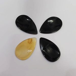 Médiators de guitare en corne naturelle avec logo personnalisé, faits à la main, lisses et durables, pour guitares acoustiques et électriques, fabricant en gros - Product Image 5