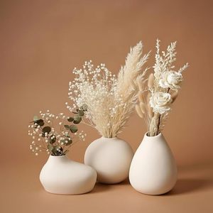 Vase de table en céramique blanc mat, fait main, irrégulier, pour fleurs, récipient décoratif minimaliste en porcelaine pour la maison et les mariages - Product Image 4