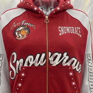 เสื้อสเวตเชิ้ตโอเวอร์ไซส์แบบมีฮู้ดสีแดง Snowgrace ผ้าฟลีซ ซิปหน้า พิมพ์ลายกลิตเตอร์ ประดับเพชร กระเป๋าหน้า สไตล์สปอร์ต ใส่ได้ทั้งชายและหญิง เหมาะสำหรับฤดูหนาว - Product Image 5