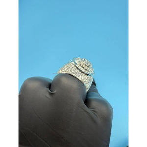 Anillo Redondo de Plata 925 Premium con Diamante Cultivado en Laboratorio, Piedra Central Baguette, Joyería de Lujo para Minoristas - Product Image 1