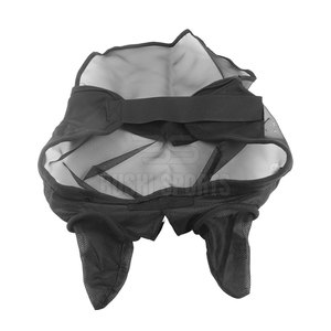 Cubierta ligera de malla para moscas de caballos con ajuste seguro y duradero para uso en establos y pastos. - Product Image 2