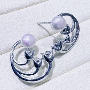 Boucles d'oreilles en or 14 carats plaqué or avec perles d'eau douce de Zhuji, fleurs de tulipe avec perles rondes Mantou bicolores argent et or - Product Image 4