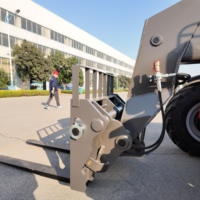 Kompakter Teleskop-Gabelstapler 3,5 Tonnen 7m Hubhöhe 4-Rad-Lenkung Gabellader für Garten, Hof und Landwirtschaft