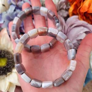 Pulsera de Resina Transparente con Diseño Geométrico Exagerado, Imitación Jade, para Mujer, Estilo Moderno, Venta al Por Mayor - Product Image 6