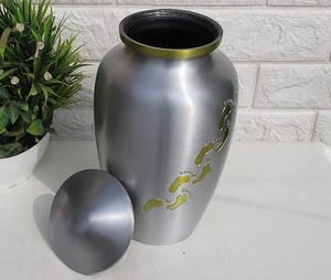 โกศโลหะสำหรับบรรจุอัฐิผู้ใหญ่ ขายส่ง โกศที่ระลึกงานศพ โกศงานศพทำมือพร้อมฝาปิดแน่นหนา - Product Image 3