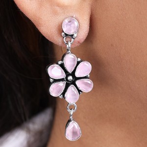 Dernières Nouveautés : Boucles d'Oreilles Pendante Bohèmes en Argent Oxydé et Quartz Multi-Pierres pour Femme – Idéales pour les Fiançailles |   Fabricant pour commandes en gros - Product Image 2
