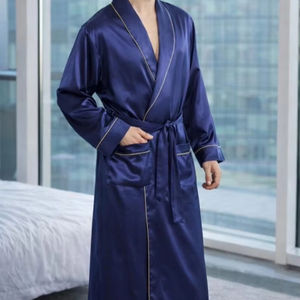 Bata de Seda Azul Marino para Hombre, Ligera y Transpirable, Ropa de Estar por Casa, Bordado de Nombre Personalizado, Ropa de Dormir, Regalo - Product Image 1