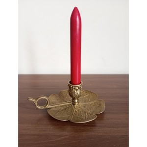 Candelero de Latón Vintage con Diseño Floral en Relieve, Decoración Duradera para el Hogar, Portavelas de Metal - Product Image 2