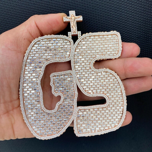 Pendentif lettre GS plaqué or rose avec breloque croix, serti de cristaux de strass taille baguette, bijoux de luxe unisexe - Product Image 5