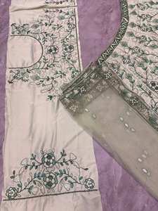 Lehenga en soie diamantée évasée de 3,5 mètres, prêt à porter, de créateur, pour femmes indiennes et pakistanaises, idéal pour les occasions spéciales - Vente en gros - Product Image 4