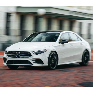 Auto de Lujo Accesible, Diseño Compacto con la Sensación de un Mercedes Clase A Usado de Primera Calidad y Gran Estabilidad en la Carretera - Product Image 5