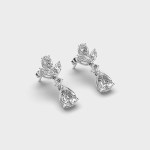 Pendientes de Diamantes con Corte de Pera, Chapados en Oro de 18K, Diseño de Flor con Engaste de Garras, Joyería de Lujo para Bodas - Product Image 4