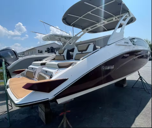 เรือเจ็ทโบ๊ทหรูหรา รุ่น 275 SE ปี 2023 ขนาด 27 ฟุต พร้อมเครื่องยนต์อินบอร์ด 500 แรงม้า พร้อมรถพ่วงสำหรับขาย - Product Image 1