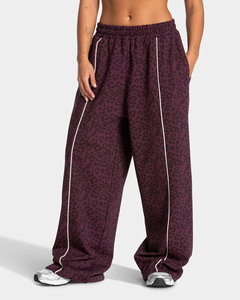 New Stylish Custom Logo Tracksuit Crop <b>Tops</b> Sweatshirt and Jogging <b>Sweat</b> suit 2 Piece Set Tracksuits for Women - Product Image 4