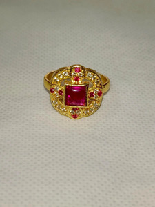 Bague de luxe plaquée or avec pierre carrée en cristal rouge, halo floral, bijoux de créateur pour mariée, mariage, mode, pour femmes et jeunes filles, vente en gros - Product Image 3