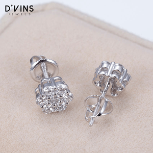 ดีวินส์ จิวเวลส์ ต่างหูเพชรทรงกลมเจียระไนแบบบริลเลียนท์ 10k ประดับเพชรแล็บโกรว์ รูปทรงดอกไม้ ทองคำแท้ 789456 - Product Image 5