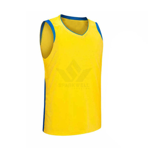 Maillot de basketball unisexe personnalisé blanc, rouge et bleu sans manches, imprimé par transfert thermique, séchage rapide, blocage de couleur, évacuation de l'humidité - Product Image 4