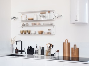 Planche à découper en bois d'acacia, design moderne avec poignée, robuste, épaisse, durable, sûre pour les couteaux, idéale pour couper, servir et offrir en cadeau - Product Image 4