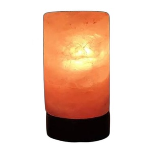 Lot de cylindres de sel rose de l'Himalaya naturel sculptés à la main avec base en bois clair - Product Image 6