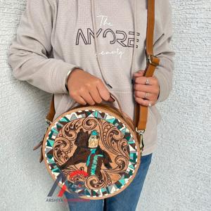 Nuevo Bolso de Hombro Redondo de Cuero Vacuno Hecho a Mano, Bolso Bandolera Bohemio de Cuero Genuino al por Mayor para Mujer - Product Image 1