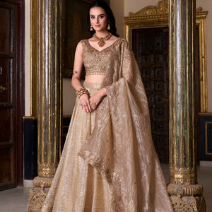 Conjunto de Lehenga Choli Nupcial Moderno de Lujo, Bordado Intenso, Color Oro Rosa Melocotón, Lehenga de Boda con Dupatta, Largo hasta el Suelo, Sin Arrugas, de Secado Rápido - Product Image 1
