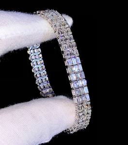 สร้อยข้อมือ Dvars Diamond Clover ประดับเพชร VVS มอยส์ซาไนต์ เงินแท้ 925 ชุบทอง ดีไซน์ทันสมัยสำหรับผู้หญิง ตัดแบบบริลเลียนท์ - Product Image 1