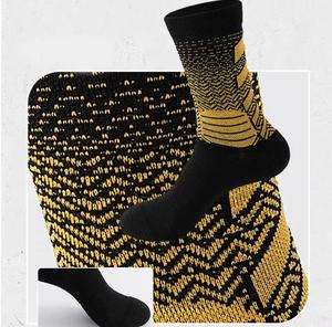 Chaussettes de sport pour hommes, motif uni, tricotées, respirantes, en Spandex/Nylon/Coton, été, noir, jaune, revers imprimé sérigraphié - Product Image 3