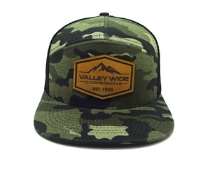 Casquette Snapback structurée à 6 panneaux avec patch en cuir personnalisé, dos en maille respirante camouflage, pour sports de plein air adultes, fabriquée au Vietnam - Product Image 1