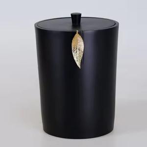 Elegante Bote de Basura Metálico con Diseño Moderno, Ideal para Sala de Estar, Dormitorio, Cocina y Almacenamiento - Product Image 6