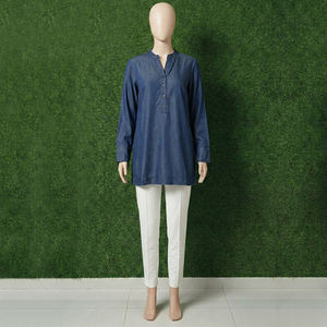 Vente en gros de t-shirts pour femmes entièrement personnalisables, écologiques, style streetwear, coupe ajustée, avec impression de logo personnalisé - Product Image 2