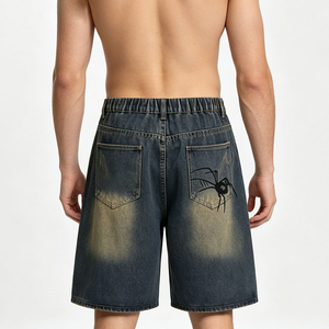 Shorts en jean pour hommes, coupe ample et large, style Y2K, streetwear urbain, délavage clair, broderie OEM, collection 2026, vente chaude - Product Image 2