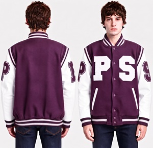 Veste varsity homme vert sauge, corps en laine personnalisé, manches en simili cuir, fermeture à boutons pression, style letterman, fabrication sur mesure. - Product Image 3