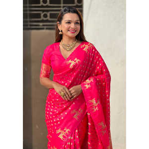 ผ้าไหมซาหรีสีชมพูทอแบบดูอัล ซารี พร้อมขอบลายกวาง ชุดราตรีหรูหรา - Product Image 2