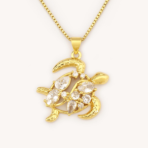 Collana con Ciondolo a Forma di Tartaruga in Cristallo Zircone Lucido QIKU, Design Traforato, Gioiello di Lusso Leggero per Donna e Uomo, Regalo per Feste - Product Image 4