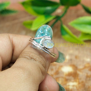 แหวนเงินแท้ 925 ประดับมูนสโตนธรรมชาติทรงรี ดีไซน์โบโฮ สำหรับผู้หญิง - Product Image 2