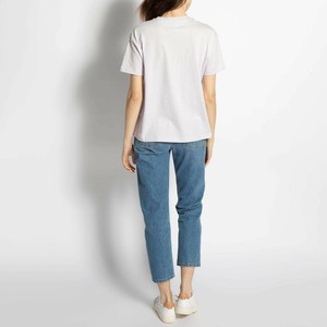 เสื้อยืดผู้หญิงคุณภาพพรีเมียม ระบายอากาศได้ดี เนื้อผ้านุ่ม ผลิตจากผ้าฝ้าย สวมใส่สบาย แขนสั้น รับผลิตแบบ OEM ODM - Product Image 3