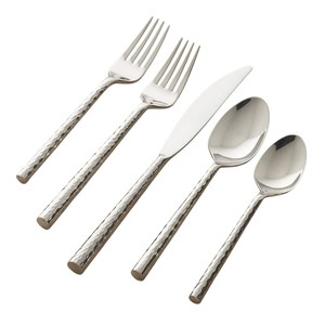 Juego de Cubiertos Clásico de Lujo Sostenible en Acero Inoxidable con Mangos Martillados y Acabado Pulido Espejo para Uso en el Hogar y Restaurantes - Product Image 1