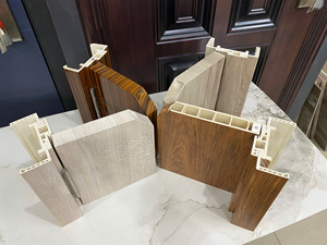 Portes d'entrée en bois massif et PVC composite creux, résistantes à l'eau, au son et à la chaleur, écologiques, pour appartements et villas - Product Image 2