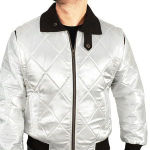 Chaqueta Deportiva Varsity Personalizada Verde 100% Poliéster, Chaqueta Bomber Letterman para Hombre con Cuello Alto Forrado en Negro y Bordado de Baloncesto - Product Image 2