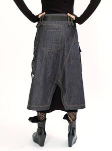 Collection GRACE : Jupe midi en jean pour femme avec poches et ceinture, design asymétrique, haut à manches longues noir écologique, respirant et à séchage rapide - Product Image 5