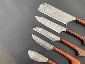 Couteaux de cuisine professionnels en acier Damas faits à la main, 8 pièces, manches en plastique, lame à pointe tombante, personnalisables OEM - MS Enterprise - Product Image 2
