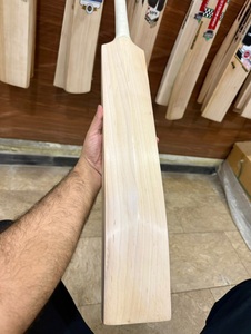 Batte de cricket Hoserz International de qualité supérieure, en saule anglais, légère, de qualité professionnelle, fabriquée à la main, pour le cricket à balle dure, 38/40 mm - Product Image 3