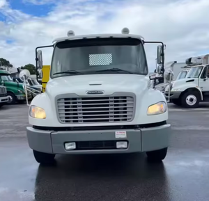 Camión de Plataforma Plana Freightliner M2 106 de 24 pies, Usado, Genuino, Años 2014, 2016, 2017, 2018 - Automático de 6, 9 Velocidades, con Puerta Trasera, Listo para Exportar - Product Image 6