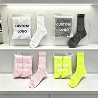 Entrepôt USA - Livraison en 5 à 7 jours - 4 paires de chaussettes tendance style hip-hop pour hommes et femmes, à semelle éponge