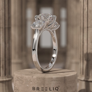 Bague de fiançailles classique en argent sterling 925 avec trois pierres rondes en diamant, sertie de griffes, diamant central de 2 carats, bague de mariage trilogie. - Product Image 4