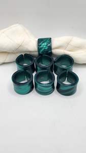 Colección versátil de servilleteros de resina para uso diario en la mesa, que ofrece una solución práctica y decorativa para la mesa. - Product Image 3