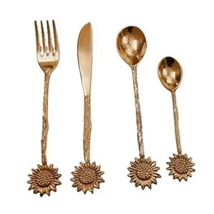 Juego de Cubiertos de Acero Inoxidable en Tono Metálico Cálido para Fiestas - Elegante, Ligero, Duradero, Corte y Servicio sin Esfuerzo - Product Image 5