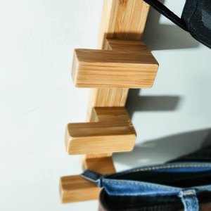 Organisateur de chevilles en bois artisanal - Product Image 1